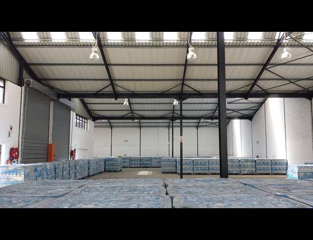 1,110M² FACTORY TO LET IN SAXON INDUSTRIAL